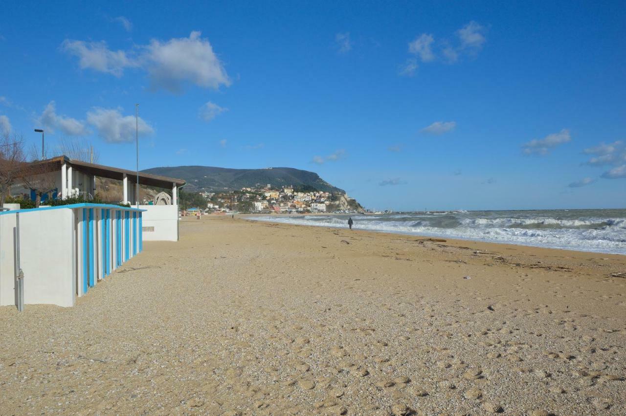 Casa Linda, A Due Passi Dal Mare Lägenhet Numana Exteriör bild